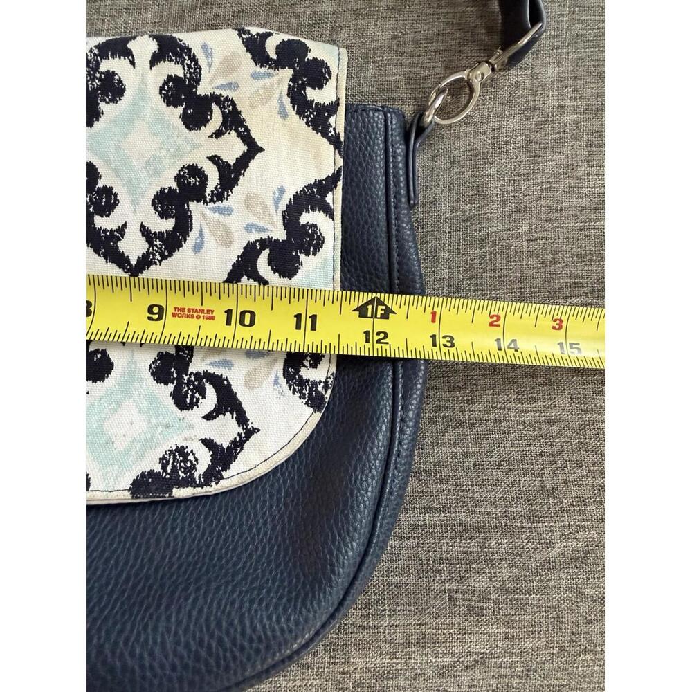 Thirty One Studio Classic Convertible Pebbled Crossbody With Fab Flourish Flap - Picture 8 of 9